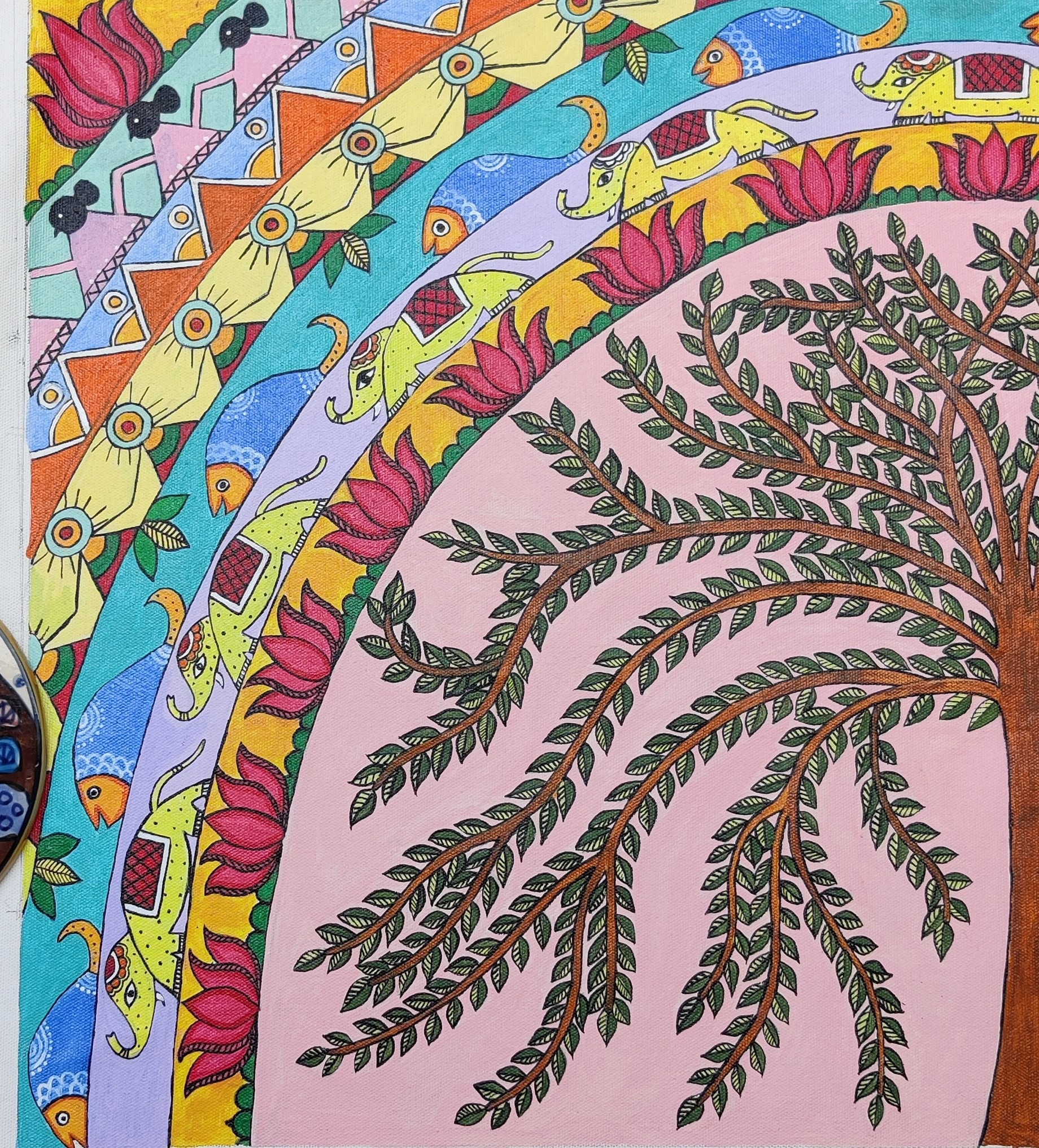 Tree of life surrounded by elephants and lotuses arrayed in concentric arcs.